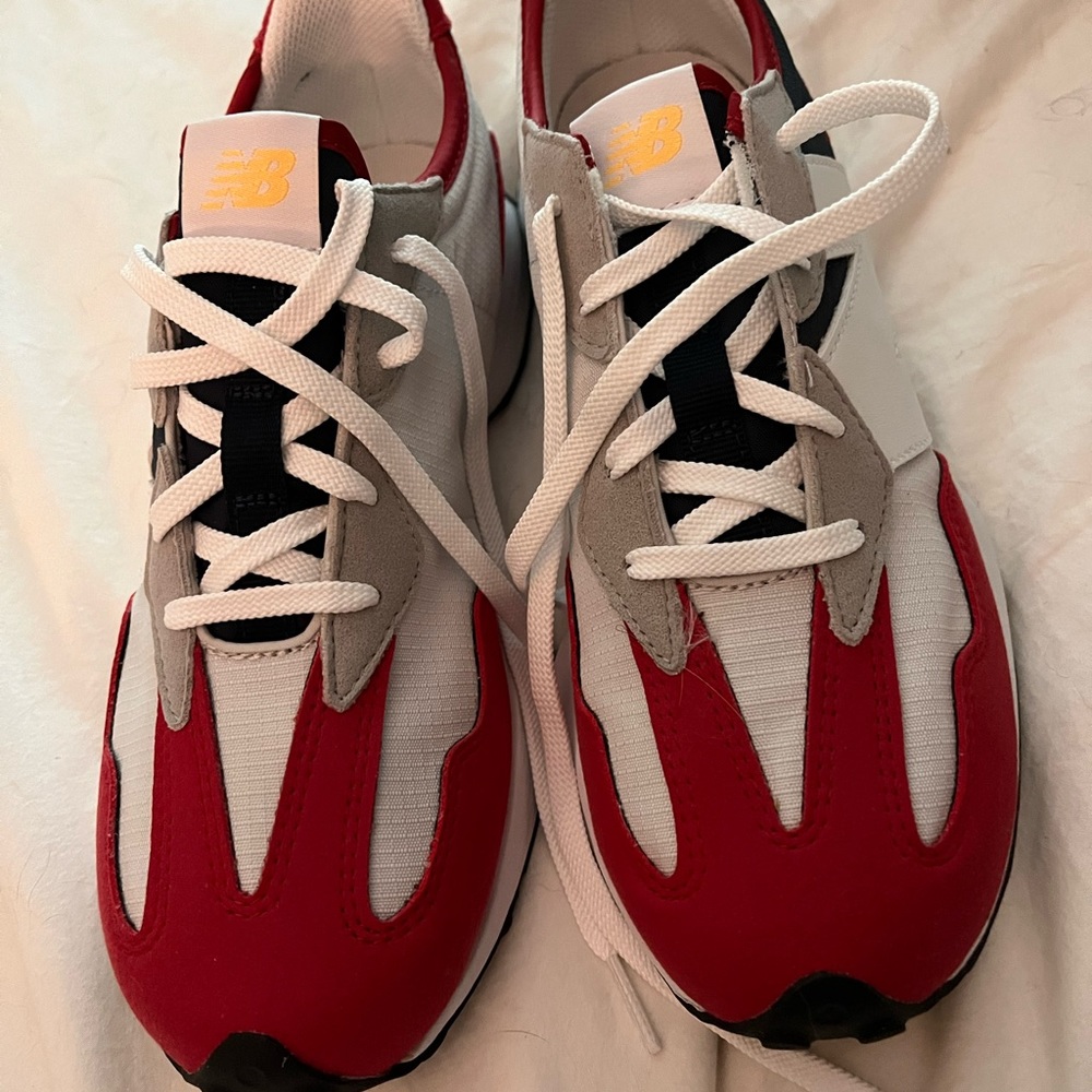 New Balance 327 Red and Navy. Big kid’s size 6.5, women’s size 8. NWT